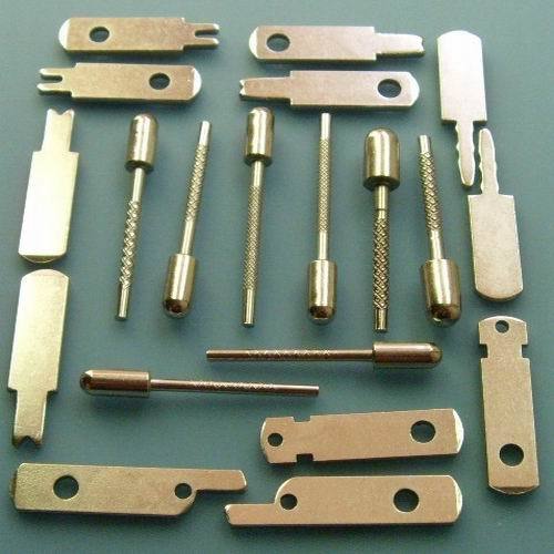 供應插片,插銷 - 深圳華人五金制品有限公司